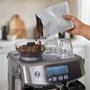Sage SES878BSS4EEU1 Cafetière Barista Pro Machine à Expresso avec Broyeur Intégré Conique, LCD, ThermoJet, Portefiltre 54 mm, Mousseur à Lait, Noir
