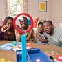 Spinmaster Defie tes parents - Jeu de société familial - Questions et défis - De 6 ans - 4 à 8 joueurs