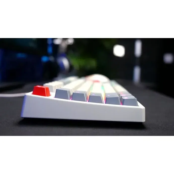 Cherry XTRFY K4V2 RGB TKL Retro - Clavier gaming mécanique format TKL sans pavé numérique avec commutateurs Cherry MX2A Red, rétroéclairage RGB 6 zones et structure en métal - Noir