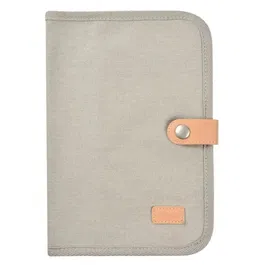 BÉABA Protège-Carnet de Santé Gris Perle avec Fermeture à Bande Cuir et Pochettes - Protection Robuste pour Carnet de Santé Bébé