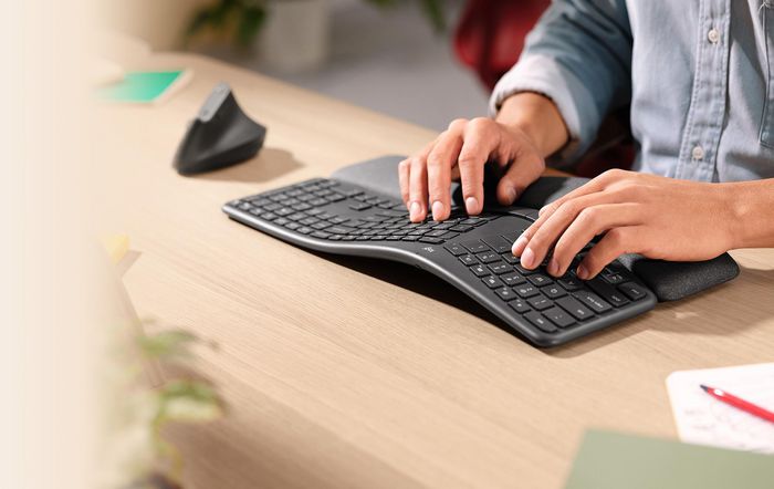 Logitech ERGO K860 Clavier Ergonomique Sans Fil QWERTY Graphite Logitech ERGO K860 Clavier Ergonomique Sans Fil QWERTY Graphite