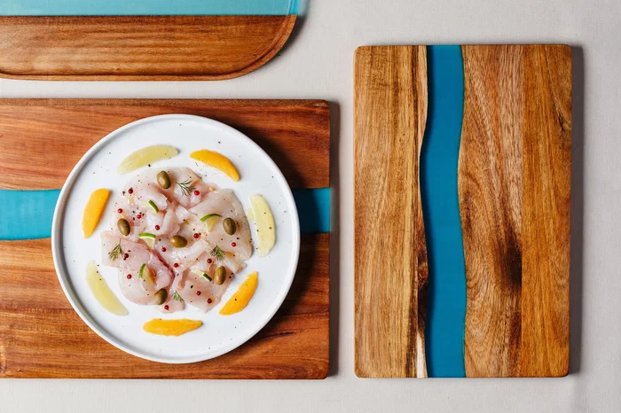 Bisetti Positano Moulin à sel et poivre en bois d'acacia avec résine bleue, 13 cm, fabriqué en Italie, pour cuisine