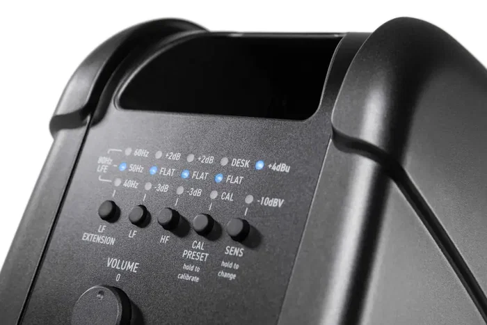 IK Multimedia iLoud MTM MKII Paire de moniteurs de studio + micro de mesure ARC