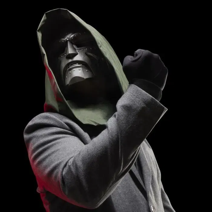 Hasbro Marvel Legends Series - Casque cosplay Doctor Doom adulte inspiré des Fantastic Four, produit dérivé Marvel