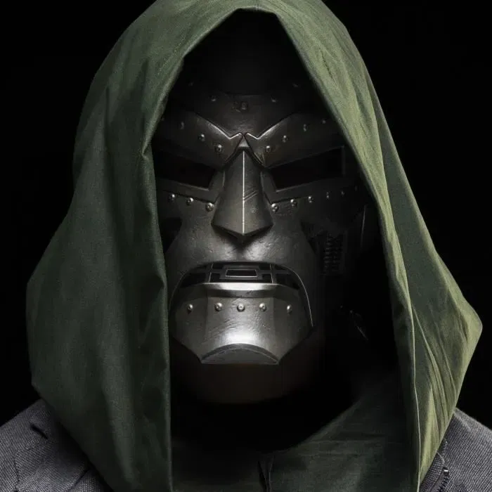 Hasbro Marvel Legends Series - Casque cosplay Doctor Doom adulte inspiré des Fantastic Four, produit dérivé Marvel