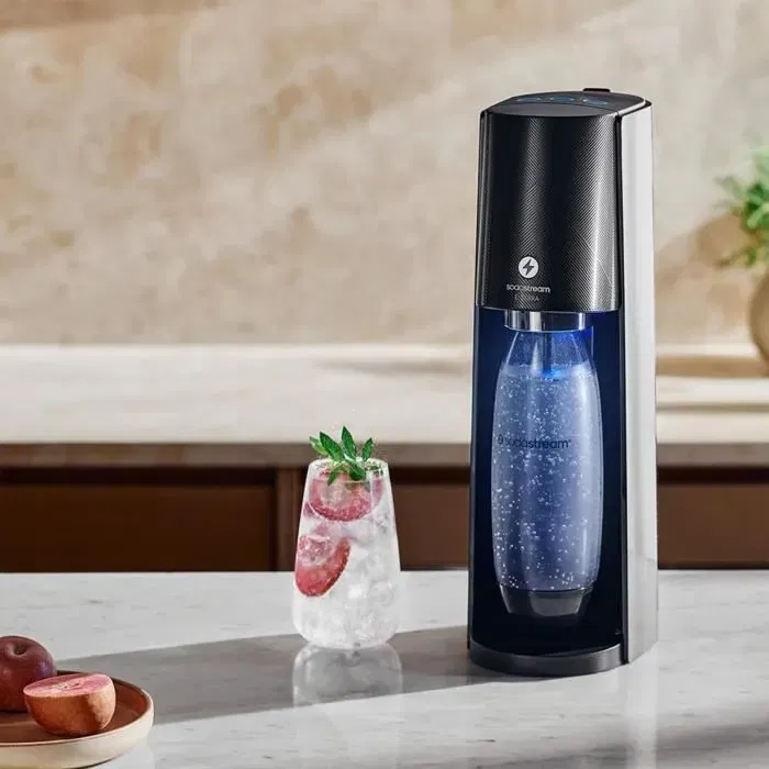Sodastream E-TERRA Machine à Soda et Eau Pétillante - Bouteille Compatible Lave-Vaisselle Incluse + 1 Recharge de Gaz 60L - Noir