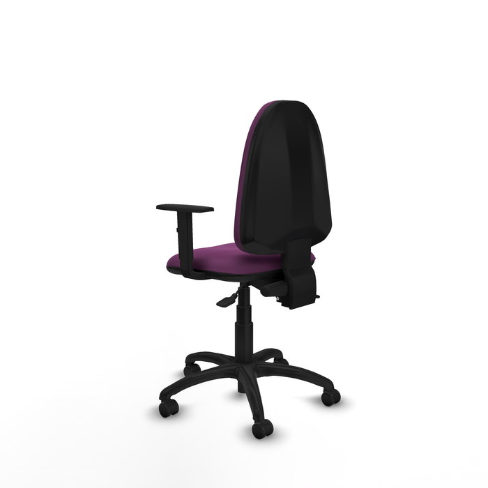Chaise de bureau Aýna avec mécanisme asynchrone, revêtement en simili cuir violet. Équipée d'une base en polyamide noir, d'accoudoirs 1D et de roulettes pour parquet Chaise de bureau Aýna avec mécanisme asynchrone, revêtement en simili cuir violet. Équipée d'une base en polyamide noir, d'accoudoirs 1D et de roulettes pour parquet