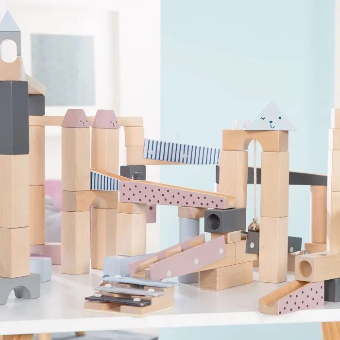 ROBA - Circuit à billes en bois - 80 briques de construction - 20 billes en verre - Effets sonores - Naturel, Marine, Ciel, Rose