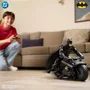 Batman Pack Batcycle RC avec Télécommande 2.4Ghz et Figurine de Batman 30cm - Jouet de Course pour Enfants Dès 4 Ans