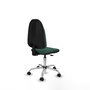 Chaise de bureau Algarra avec mécanisme de contact permanent de base, rembourrée de tissu vert bouteille. Équipée d'une base chromée, sans accoudoirs et de roulettes pour parquet.