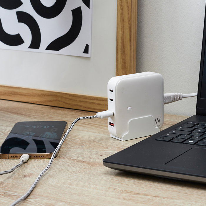Be Mix Station de charge 70W 2 USB-C et 2 USB-A Be Mix Station de charge 70W 2 USB-C et 2 USB-A