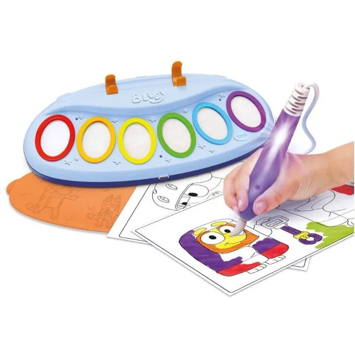Crayola - Color Wonder - Pinceau Magique Lumineux Bluey - Dessin Propre et Magique dès 3 ans (Magic Light-Up Brush) Crayola - Color Wonder - Pinceau Magique Lumineux Bluey - Dessin Propre et Magique dès 3 ans (Magic Light-Up Brush)