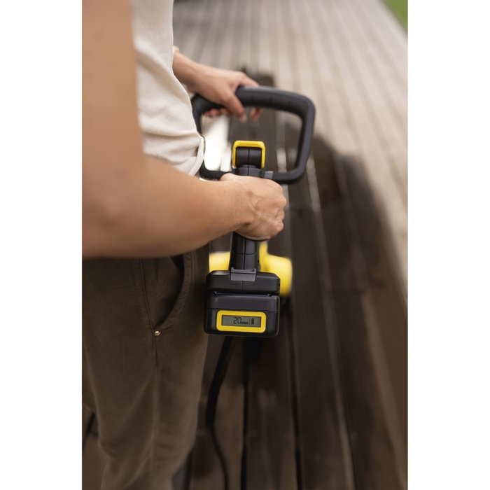 Karcher PCL 3-18 Nettoyeur de terrasse sans fil avec batterie 18V/2,5Ah et brosse rotative Karcher PCL 3-18 Nettoyeur de terrasse sans fil avec batterie 18V/2,5Ah et brosse rotative