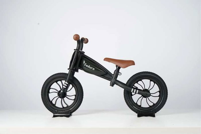 Ociotrends Feduro Draisienne Vélo sans Pédales 12 Pouces Noir Métal PVC EVA PP Dès 24 Mois Ociotrends Feduro Draisienne Vélo sans Pédales 12 Pouces Noir Métal PVC EVA PP Dès 24 Mois
