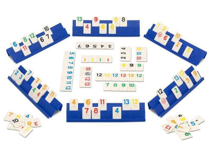 Cayro - Rummiclassic - Jeu de société en version espagnole pour 6 joueurs dans une boîte métallique - Dimensions : 30,50 x 30,50 x 9 cm Cayro - Rummiclassic - Jeu de société en version espagnole pour 6 joueurs dans une boîte métallique - Dimensions : 30,50 x 30,50 x 9 cm