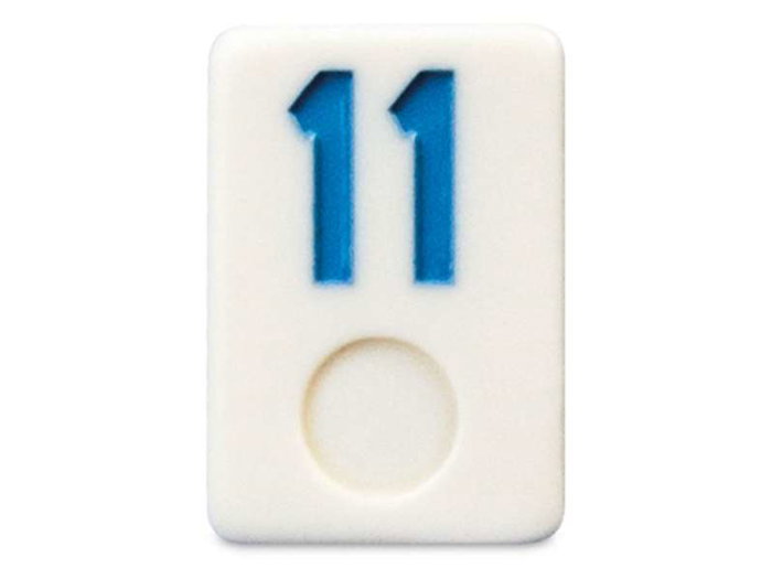 Cayro - Rummiclassic - Jeu de société en version espagnole pour 6 joueurs dans une boîte métallique - Dimensions : 30,50 x 30,50 x 9 cm Cayro - Rummiclassic - Jeu de société en version espagnole pour 6 joueurs dans une boîte métallique - Dimensions : 30,50 x 30,50 x 9 cm