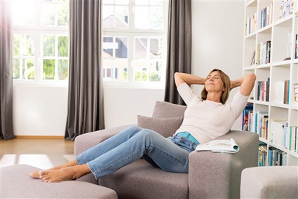 Beurer EM-55 Appareil de relaxation pour soulager les douleurs menstruelles avec chaleur et fonction TENS réglable - 15 niveaux d'intensité