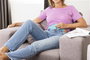 Beurer EM-55 Appareil de relaxation pour soulager les douleurs menstruelles avec chaleur et fonction TENS réglable - 15 niveaux d'intensité