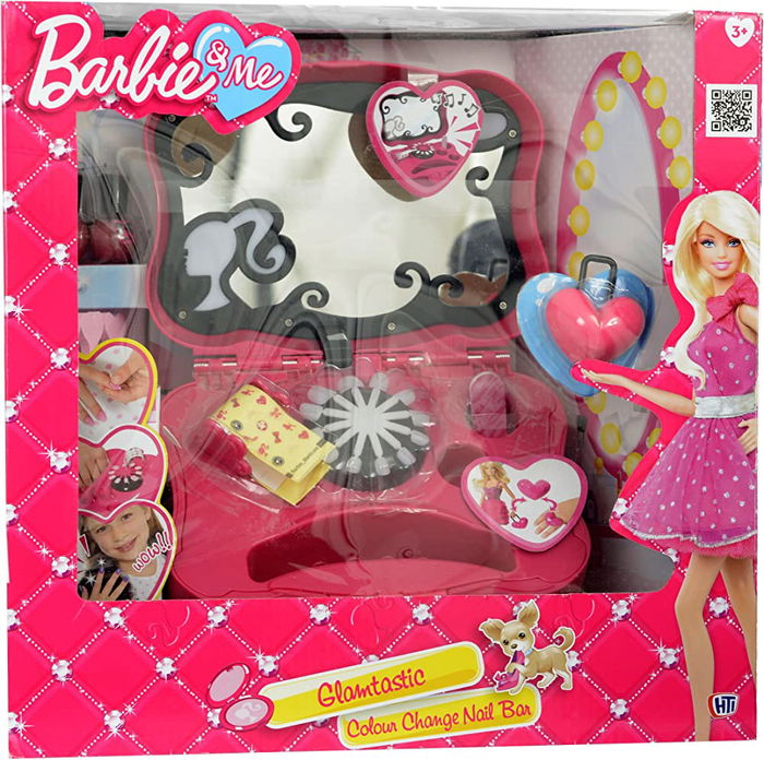 Barbie by Mattel - Set de jeu d'accessoires pour poupées Glamtastic Barbie et moi, Coffret de jeu pour filles à partir de 3 ans Barbie by Mattel - Set de jeu d'accessoires pour poupées Glamtastic Barbie et moi, Coffret de jeu pour filles à partir de 3 ans