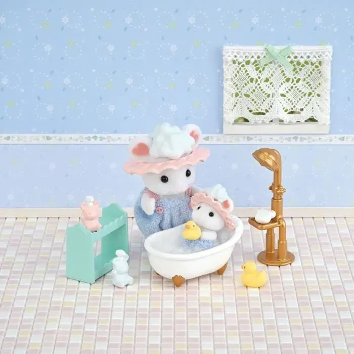 Sylvanian Families - Bébé et Frère Souris Marshmallow - Set de Bain 5805 avec Accessoires et Figurines Articulées Habillées