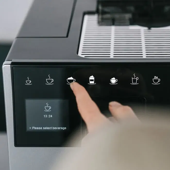 Melitta CI Touch 630-112 Machine à café automatique avec écran tactile, double réservoir à grains, préparation multiboissons, Noir mat