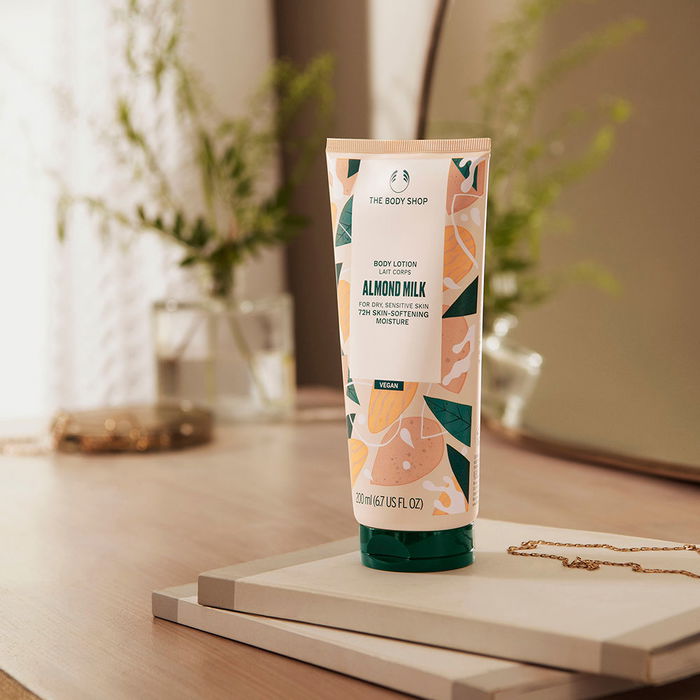 The Body Shop Lait Corporel Lait d'Amande Hydratation 72h Peaux Sèches et Sensibles 200 ml The Body Shop Lait Corporel Lait d'Amande Hydratation 72h Peaux Sèches et Sensibles 200 ml