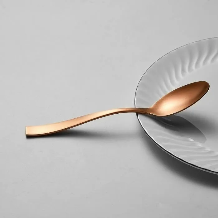 Arthur Martin - AM0056 - Ensemble de 24 couverts en acier inoxydable finition cuivre (6 couteaux, fourchettes, cuillères à soupe, petites cuillères)