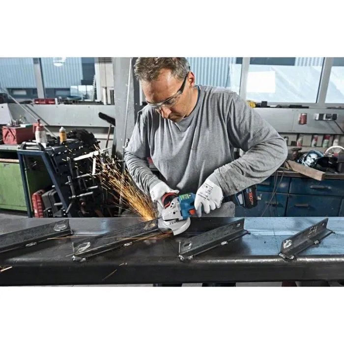 Bosch Professional Meuleuse d'angle GWS 18V-15 SC sans fil 125 mm avec batteries 2 x 5.5Ah ProCORE18V, chargeur et L-Boxx (06019H6102)