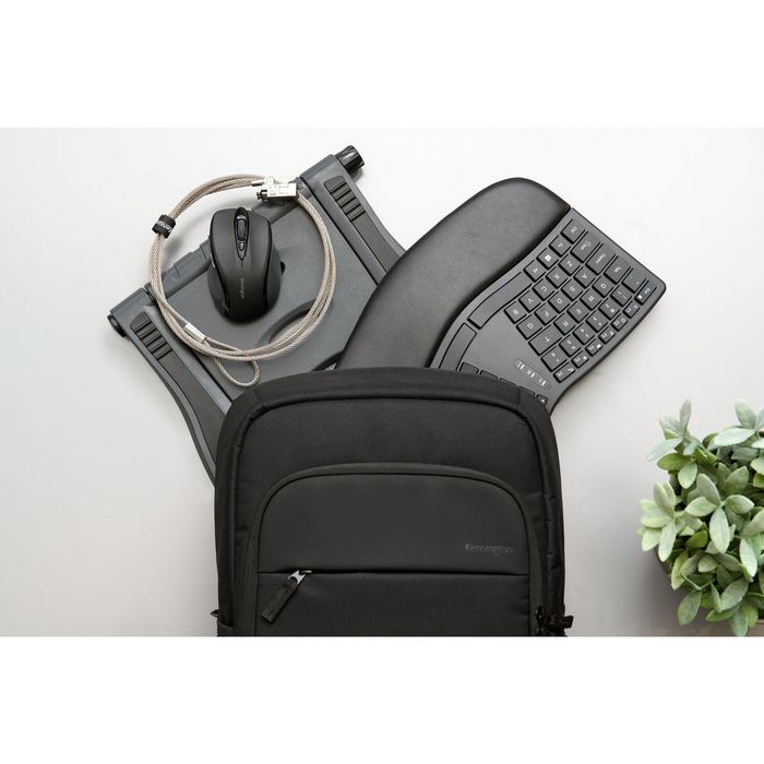 Kensington Sac à dos pour ordinateur portable 16" EQ en polyester recyclé, compartiment rembourré, poches latérales Kensington Sac à dos pour ordinateur portable 16" EQ en polyester recyclé, compartiment rembourré, poches latérales