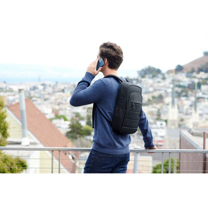 Kensington Sac à dos pour ordinateur portable 16" EQ en polyester recyclé, compartiment rembourré, poches latérales Kensington Sac à dos pour ordinateur portable 16" EQ en polyester recyclé, compartiment rembourré, poches latérales