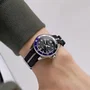 Casio Montre Homme Analogique Quartz MDV-10C Noire et Bleue avec Lunette Rotative et Bracelet Tissu - Étanche 5 Bar