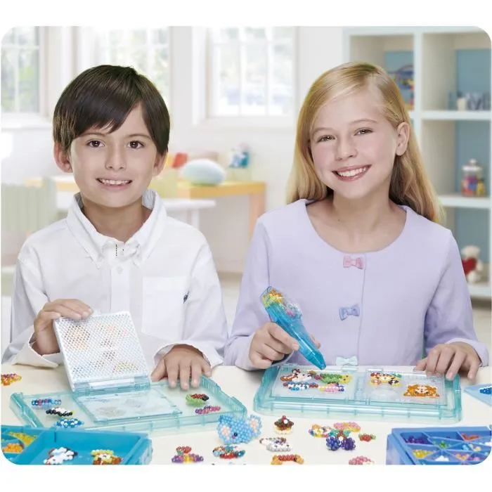 Aquabeads Kit de perles à eau avec 2400 perles et 24 couleurs - Référence 31502 - Jeu créatif pour enfants dès 4 ans Aquabeads Kit de perles à eau avec 2400 perles et 24 couleurs - Référence 31502 - Jeu créatif pour enfants dès 4 ans