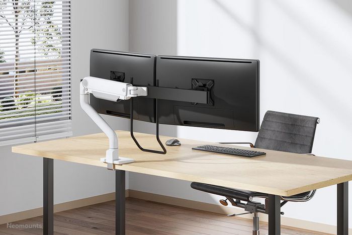 Neomounts DS75S-950WH2 Support de Bureau à Double Écran avec Vérin à Gaz - Compatible VESA 75x75/100x100 mm - 2 Écrans jusqu'à 32" - Réglage Hauteur, Inclinaison, Rotation - Blanc