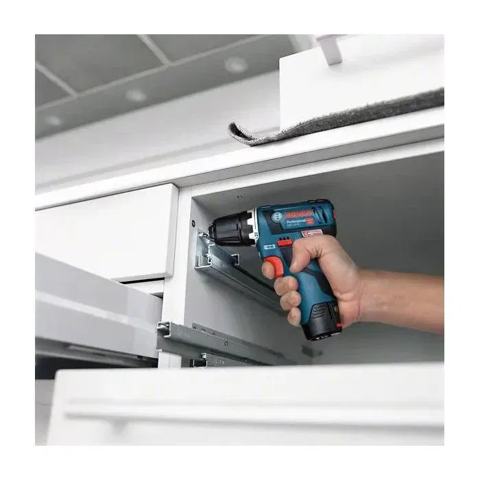 Bosch Professional Batterie GBA 12V 2.0Ah et 4.0Ah Set de 2 + Chargeur GAL 12V-40 pour Outils 12V Professional