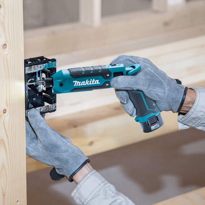 Makita TD023DSE Tournevis à choc à angle 7.2 V avec 2 batteries et chargeur