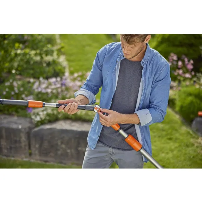 Gardena Manche rallonge articulé passage d'eau - 53 cm Gardena Manche rallonge articulé passage d'eau - 53 cm