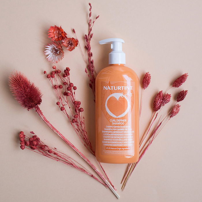 Naturtint Shampoing Low Poo Définissant Curly Girl pour Boucles 330 ml - Sans Sulfates, 98,4% Ingrédients Naturels, Hydratation Intense
