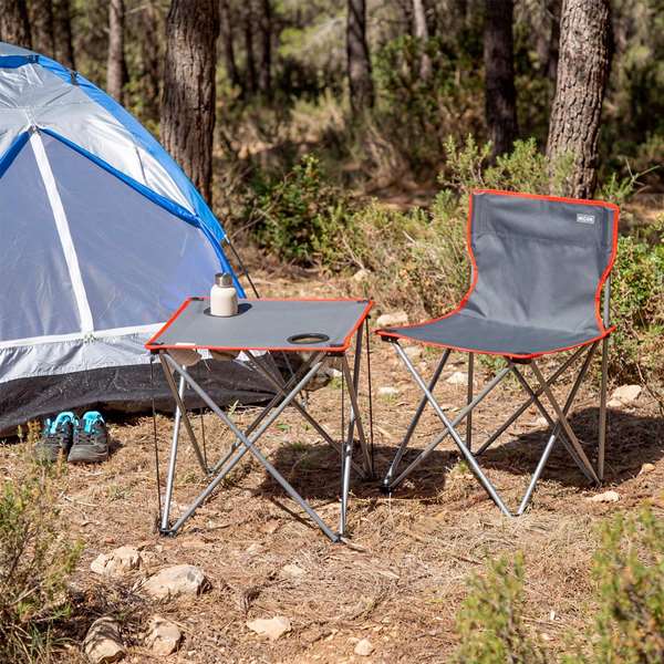 Color Baby Aktive-Set Ensemble de Camping avec 2 Chaises et une Table Pliante avec Sac Color Baby Aktive-Set Ensemble de Camping avec 2 Chaises et une Table Pliante avec Sac