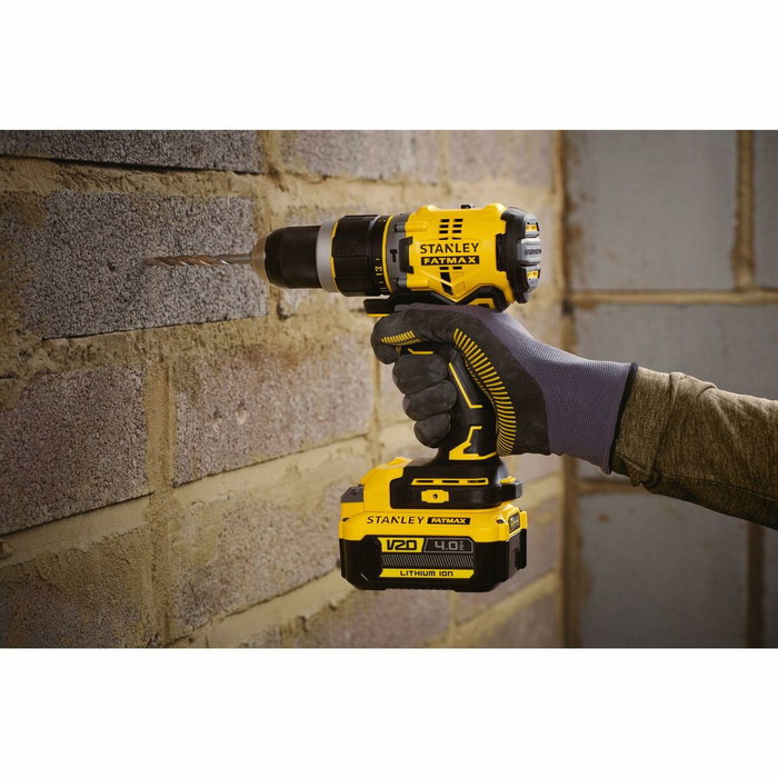 STANLEY FATMAX SFMCD721M2K-QW Perceuse visseuse à percussion V20 18V Brushless 80Nm avec 2x4Ah STANLEY FATMAX SFMCD721M2K-QW Perceuse visseuse à percussion V20 18V Brushless 80Nm avec 2x4Ah