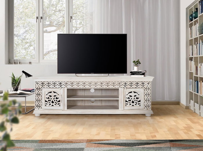 GINER Y COLOMER - Meuble TV en bois de manguier massif couleur blanc vieilli, 2 portes avec détails sculptés main, 180x40x60 cm GINER Y COLOMER - Meuble TV en bois de manguier massif couleur blanc vieilli, 2 portes avec détails sculptés main, 180x40x60 cm