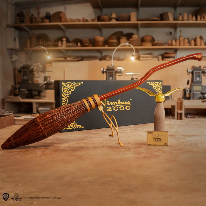 Harry Potter réplique 1/1 balai magique Nimbus 2000 Junior