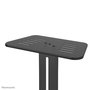 Neomounts FL50-550BL1 Support mobile au sol pour écran plat TV 37-70" jusqu'à 50 kg, avec tablette multimédia, support caméra, roulettes et gestion de câbles - Noir