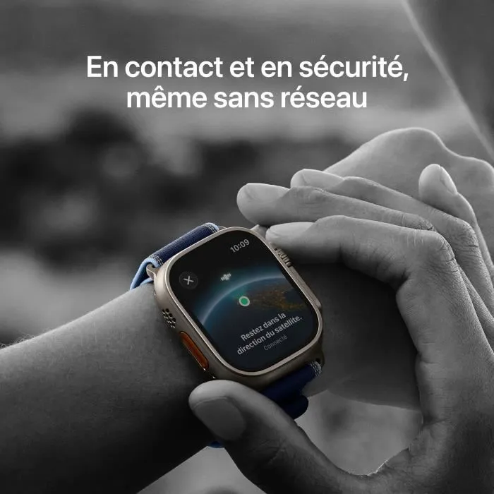 Apple Watch Ultra 3 GPS + Cellular - Boîtier en Titane Naturel 49 mm - Bracelet Trail Loop Bleu/Vif Bleu (S/M) - Montre Connectée