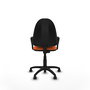 Chaise de bureau Aýna avec mécanisme de contact permanent de base, recouverte de tissu orange. Équipée d'une base en polyamide noir, d'accoudoirs fixes et de roulettes autobloquantes.