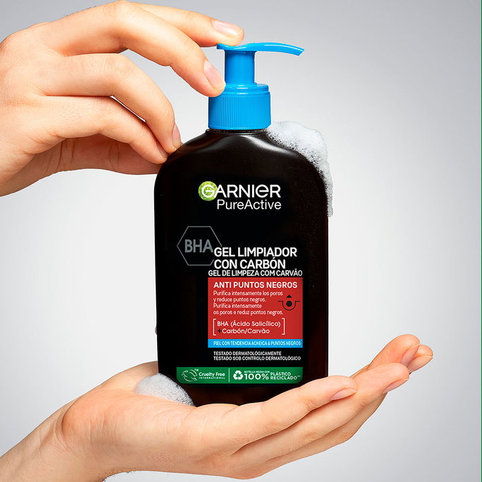 Garnier Gel Nettoyant Anti-Points Noirs au Charbon Actif Purifiant - 250 ml