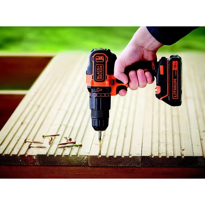 Black + Decker Perceuse Visseuse à Percussion 18V 2 Vitesses Mandrin 2 Mains 1 Batterie Lithium