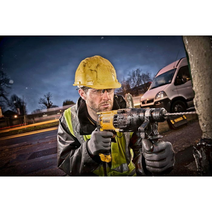 DeWALT D25133K Marteau perforateur SDS-plus 800W - Perçage béton max 26mm, acier 13mm - 1500 tr/min, 5500 bpm - 2,6 kg (Noir, Blanc)