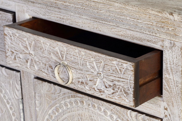 GINER Y COLOMER - Buffet 3 portes et 3 tiroirs en bois de manguier massif, finition blanc vieilli antique, dimensions 90 x 150 x 40 cm GINER Y COLOMER - Buffet 3 portes et 3 tiroirs en bois de manguier massif, finition blanc vieilli antique, dimensions 90 x 150 x 40 cm