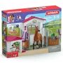 Schleich 72218 Horse Club - Figurine Jument Hanovrien avec Berger Australien, Box et Accessoires, Jouet pour Enfants Dès 5 Ans