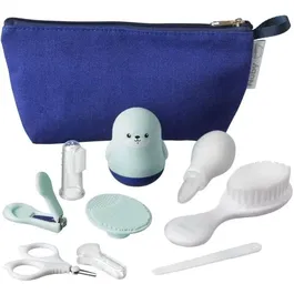 Nuby Kit de Soin pour le Bain de Bébé - 8 Accessoires de Toilette Incluant Pistolet à Eau Changeant de Couleur et Aspirateur Nasal - avec Trousse Imperméable